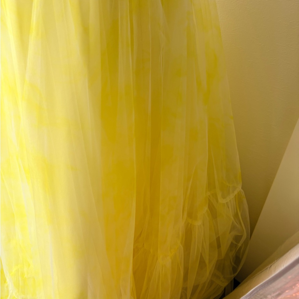 Jovani 38605 Elegant Yellow Tulle Gown NWT - Picture 5 of 6